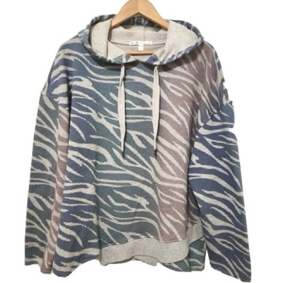 Seven7 Tops - EUC 7 SEVEN Blue and Gray Women's Hoodie Sweater Zebra Print Long Sleeves Comfy!